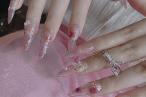 学美甲大概学多久，学美甲多久能熟练上手?