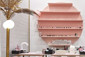 美甲加盟店产品怎么选？日式甲油胶挑选与供应链避坑指南